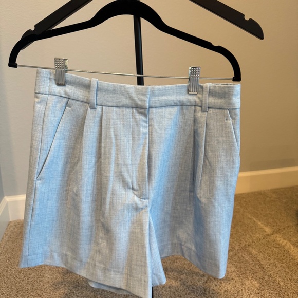 Abercrombie and Fitch A&F Sloane Tailored Short in blue size 6 - Picture 2 of 4